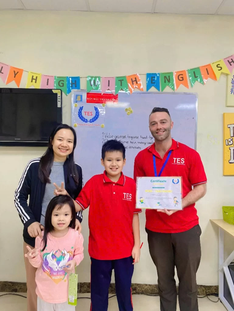 Chị Nguyễn Thủy (Phụ huynh bạn Mike - Thái Phong)