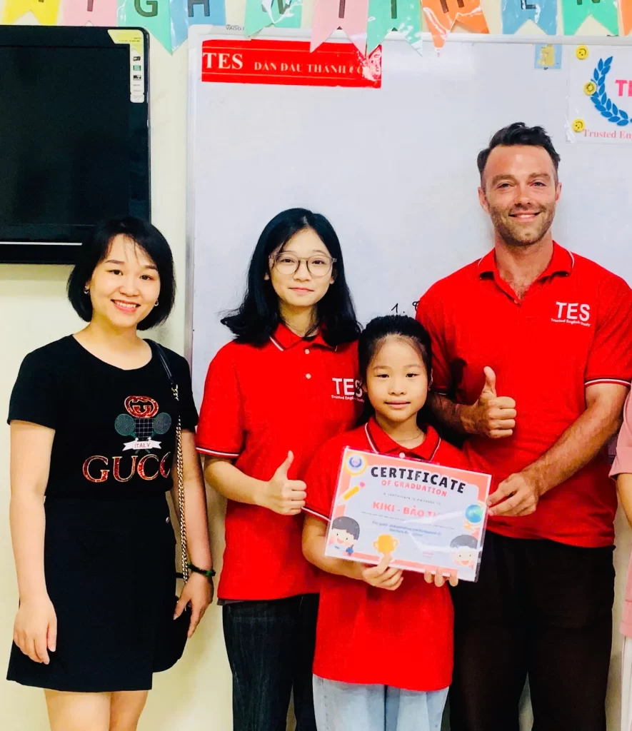 Chị Hoàng Linh (Phụ huynh bạn Kiki – Bảo Thy)