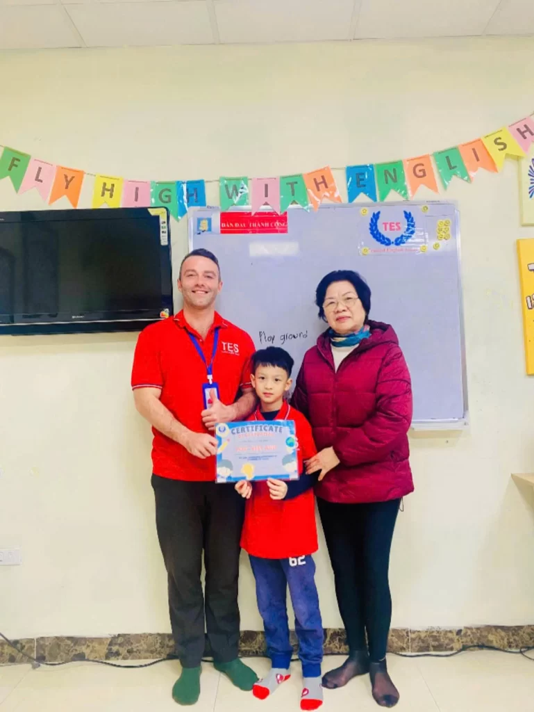 Cô Cúc (Phụ huynh bạn Fox – Việt Anh)