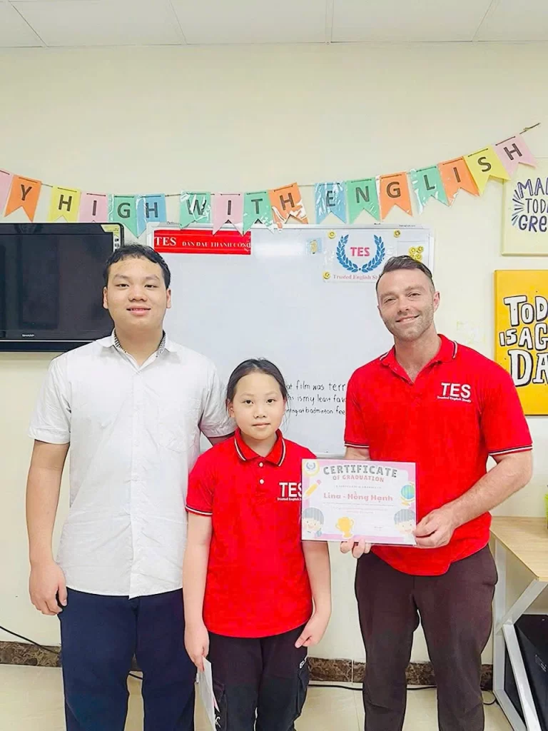 Chị Nguyễn Hồng (Phụ huynh 2 bạn David, Lina)