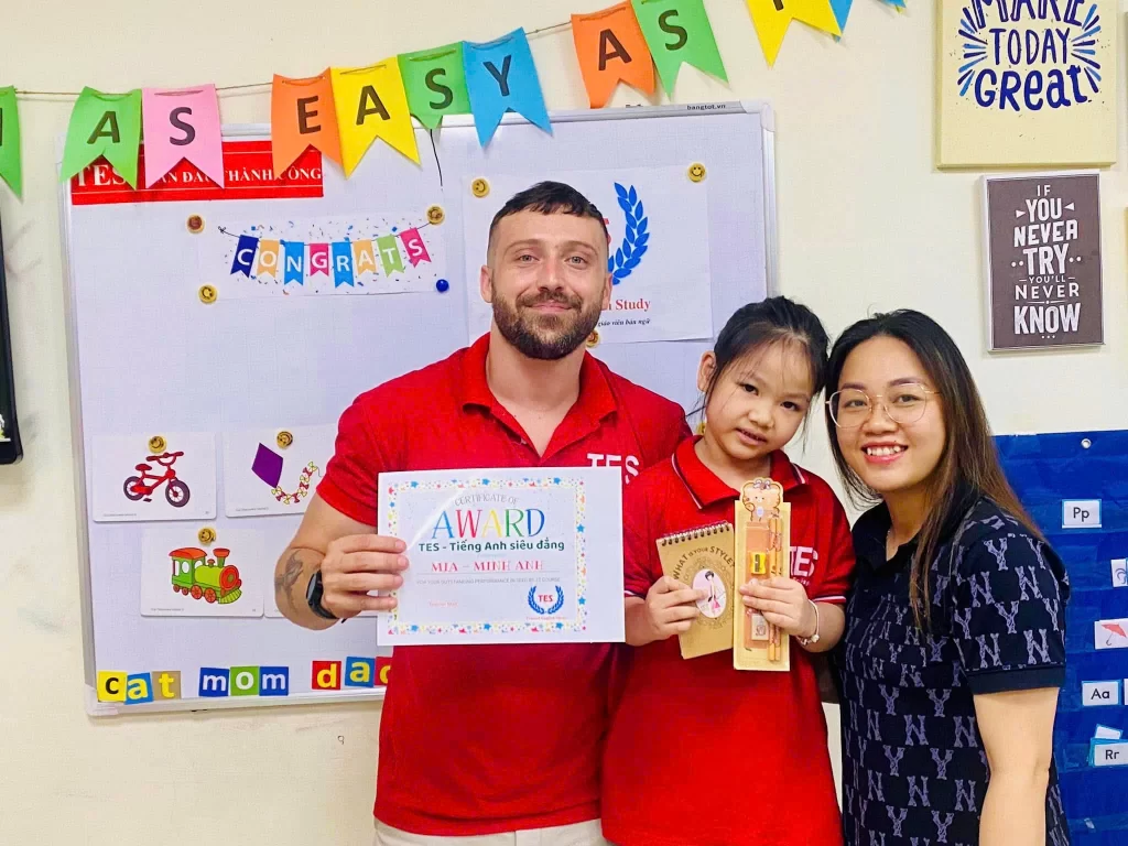 Chị Quỳnh Anh (Phụ huynh bạn Mia – Minh Anh)